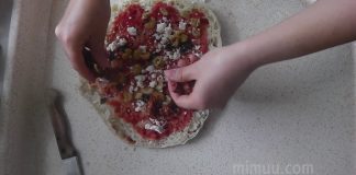 3 Dakikada Pizza Tarifi - Kahvaltılık Tarifler - bazlama ile tost bazlama tarifler bazlamayla yapılan tarifler hazır bazlamadan neler yapılır pizza tarifi