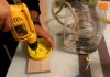 Kendi Kendini Sulayan Saksı Nasıl Yapılır? - Geri Dönüşüm Projeleri Hobi Dünyası - atık malzemelerden saksı yapımı orkide ölümüne son pet şişeden akıllı saksı yapımı saksı sulama